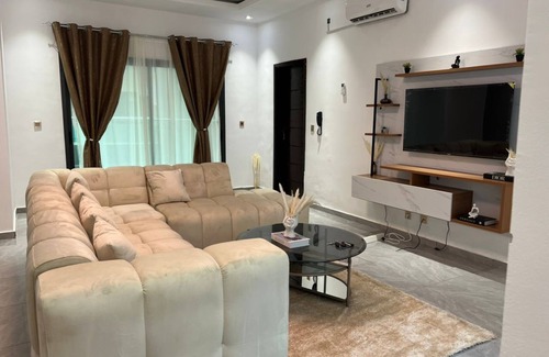 Deux Plateaux Apartment | Cozy 2-bedroom apartment in welcoming Abidjan with WiFi, AC