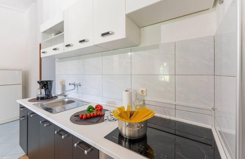 Peruski Apartment | Cozy 2-bedroom apartment in enjoyable Peruški
