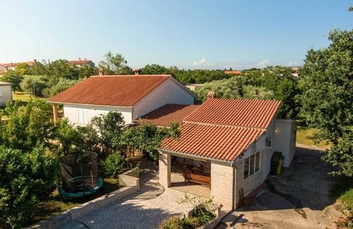 Peruski Apartment | Cozy 2-bedroom apartment in enjoyable Peruški