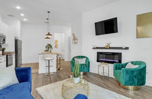 Castleberry Hill Apartment | Cozy 2-bedroom apartment in the heart of Atlanta with AC, WiFi & public transpor