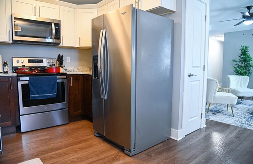 Midtown Apartment | Cozy 2-Bedroom Apartment Minutes from Downtown