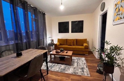 Woking Apartment | Cozy 2 Bedroom Apartment close to Town Centre