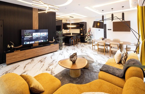 Santeo Apartment | Cozy 2 Bedroom Apartment in East Legon Hills w/2 Terraces and a Walk-In Closet