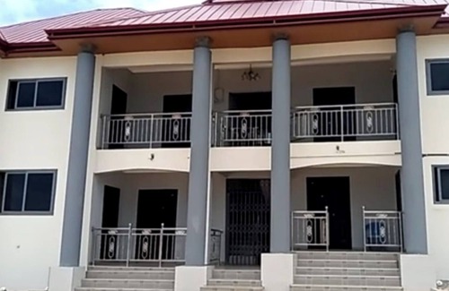 Elmina Apartment | Cozy 2-bedroom apartment in adorable Elmina with AC, WiFi