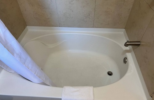 Mason Apartment | Cozy 2-bedroom apartment in marvelous Mason with fitness room, WiFi.