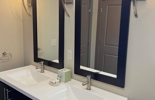 Mason Apartment | Cozy 2-bedroom apartment in marvelous Mason with fitness room, WiFi.