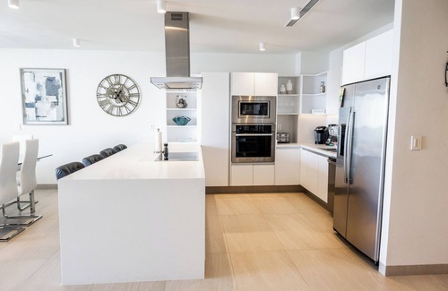 Sandy Beach Condo | Cozy 2-bedroom brand new oceanfront condo in Las Palomas phase 3 with WiFi, AC