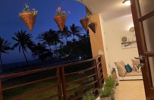 Shanzu Apartment | Cozy 2-bedroom beachfront villa-Lamera