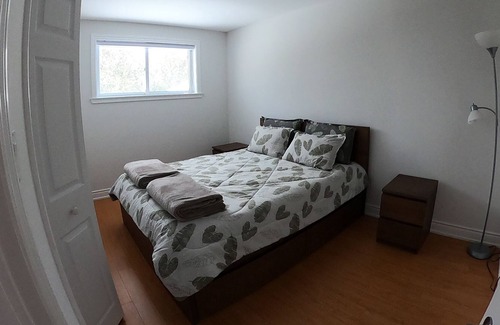 Aurora House | Cozy 2-Bedroom Bungalow with Free parking space