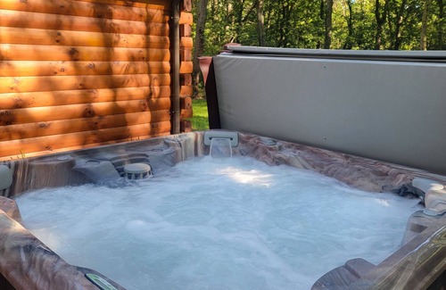 Gambier Cabin | Cozy 2-bedroom cabin in near Gambier, peaceful woodland setting