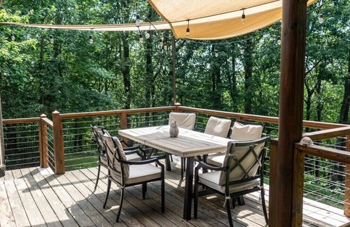 Monterey Cabin | Cozy 2 bedroom cabin nestled in wooded hideaway