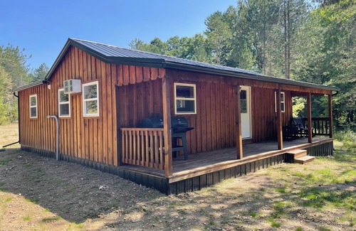 Benezette Cabin | Cozy 2-bedroom cabin in charming Benezette, just 1 mile from visitors center.