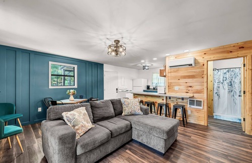 Wellington Cabin | Cozy 2-bedroom cabin in charming Wellington with Hot tub