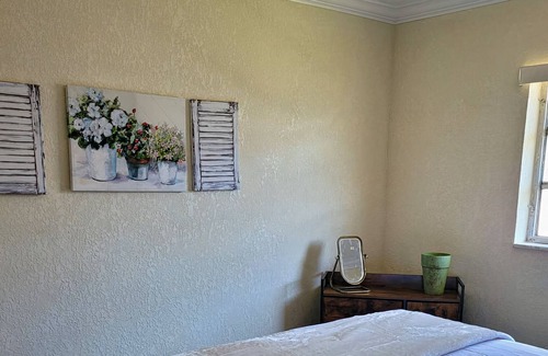 Garden Isles Apartment | Cozy 2 bedroom close to beach and highway