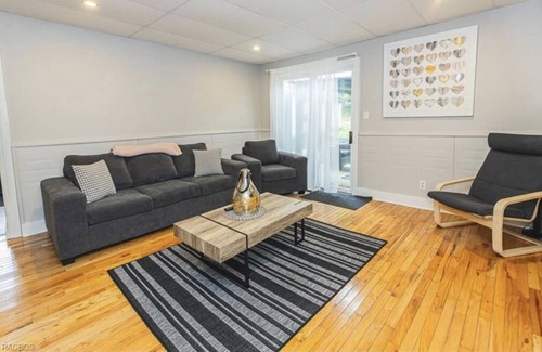 Kincardine Cottage | Cozy 2 bedroom close to the beach.