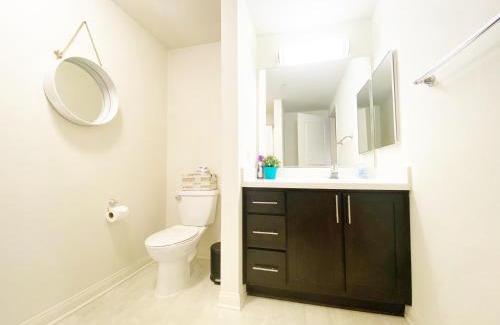 Los Angeles Hotel | Cozy 2 Bedroom Close to LAX With Pool & Free Parking