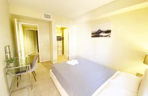 Los Angeles Hotel | Cozy 2 Bedroom Close to LAX With Pool & Free Parking