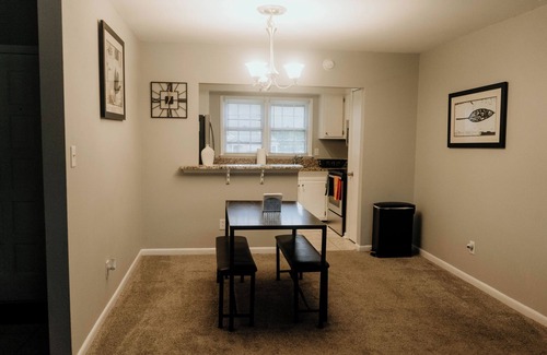 Charlotte Condo | Cozy 2-bedroom condo in heart of Charlotte with AC, WiFi