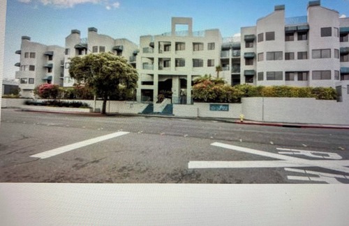 North Central Condo | Cozy 2-bedroom condo in lovely San Mateo with fitness room, WiFi