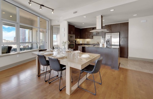 East Village Condo | Cozy 2-bedroom condo with WiFi, fitness room in awesome San Diego