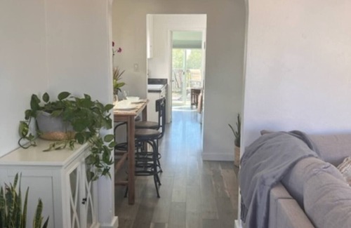 Middletown Cottage | Cozy 2 Bedroom Cottage with Bay View