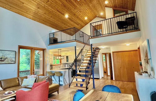 Camano Island Cottage | Cozy 2-bedroom cottage on welcoming Camano Island with great sunset views!