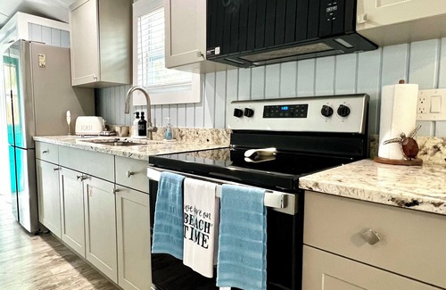 Key West Historic District Cottage | Cozy 2-bedroom cottage in Old Town Key West, with shared pool