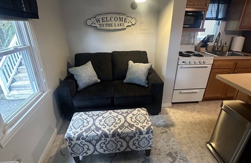Laconia Cottage | Cozy 2-bedroom Cottage on Paugus Bay