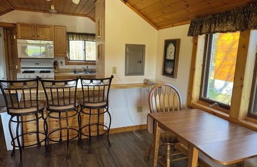 Munising Cottage | Cozy 2 bedroom cottage with full kitchen minutes from Pictured Rocks Cruises!