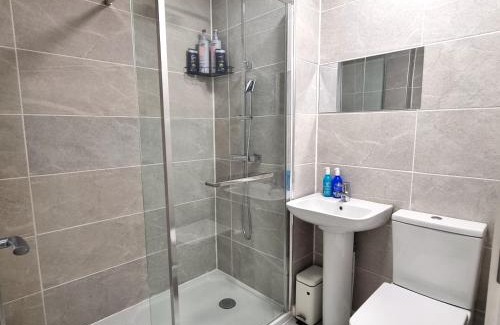 Gillingham Apartment | Cozy 2 Bedroom Flat