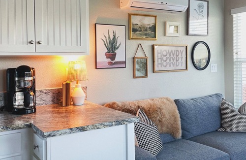 Siskiyou County House | Cozy 2-bedroom guest house with WiFi, AC in peaceful Gazelle!