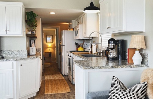 Siskiyou County House | Cozy 2-bedroom guest house with WiFi, AC in peaceful Gazelle!