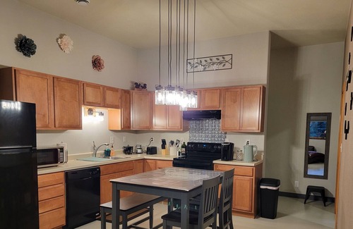 Fairbanks Apartment | Cozy 2 bedroom guesthouse at Squirrel Hollow