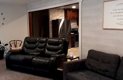 Dundee House | Cozy 2-bedroom home in Winesburg