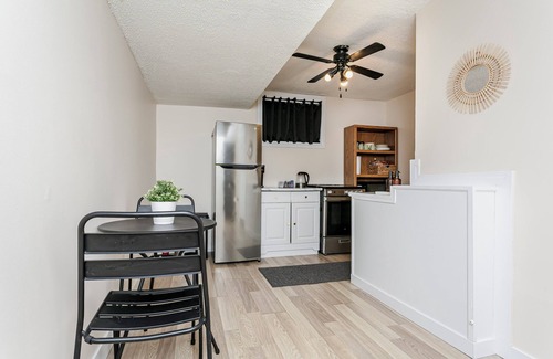 Mayfield House | Cozy 2-bedroom Home with Gym Near Downtown/WEM