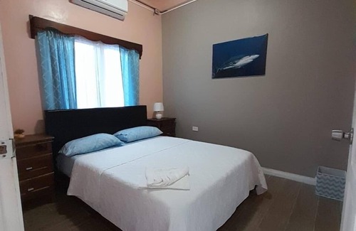 Tela Hotel | Cozy 2-bedroom hotel in amazing Tela with AC, WiFi