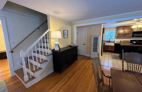 Scarborough House | Cozy 2-bedroom house with WiFi in Scarborough