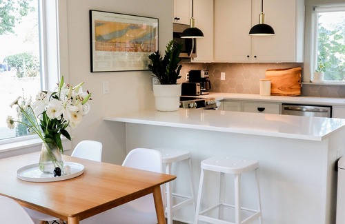 Foster - Powell House | Cozy 2-bedroom house in SE Portland with AC, WiFi