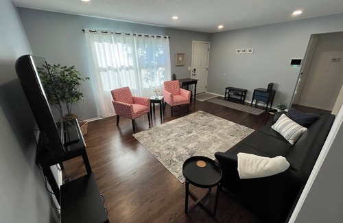South Central Omaha House | Cozy 2-bedroom house in the heart of Omaha!