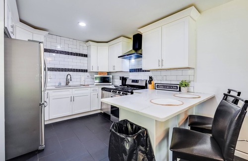 Jefferson Park House | Cozy 2-bedroom House near Atlanta Airport