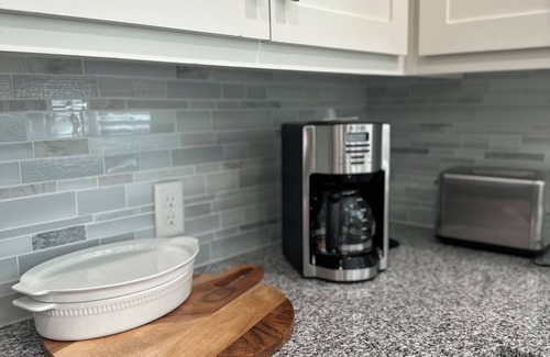 Springdale House | Cozy 2-bedroom house in Springdale with WiFi