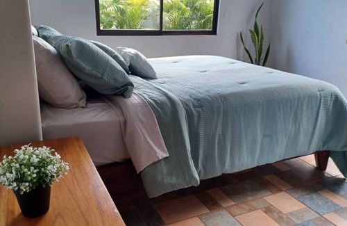 Penjamo Cabin | Cozy 2-bedroom lodge with WiFi, AC in tranquil San Ramón