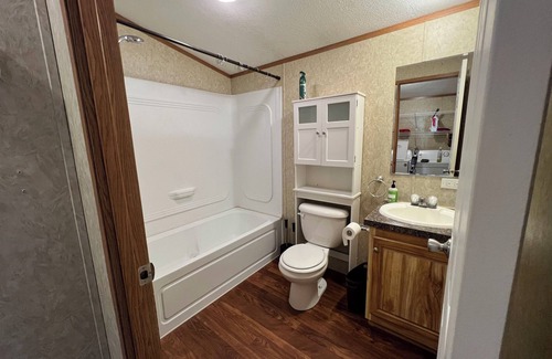 Turner House | Cozy 2-bedroom mobile home in peaceful Turner with WiFi