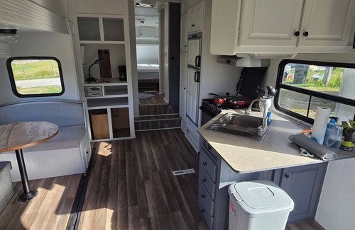 Kila House | Cozy 2-bedroom mobile home in lovely Kila with AC