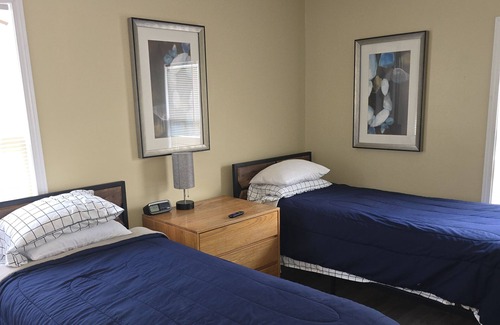 Lorain Condo | Cozy 2-bedroom newly renovated with balcony and updated kitchen and bath.