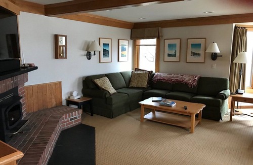 Moscow Cabin | Cozy 2-bedroom resort cabin, with many amenities in charming Stowe, Vermont.