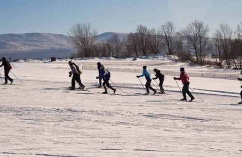 Moscow Cabin | Cozy 2-bedroom resort cabin, with many amenities in charming Stowe, Vermont.