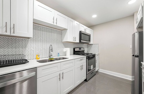 Peachtree Center Apartment | Cozy 2-Bedroom Retreat in Atlanta with Free Parking, AC, and Wi-Fi- 307