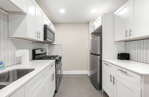 Peachtree Center Apartment | Cozy 2-Bedroom Retreat in Atlanta with Free Parking, AC, and Wi-Fi- 307
