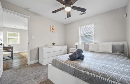 Peoplestown Apartment | Cozy 2-Bedroom Retreat w/Wi-fi & Keurig Coffee